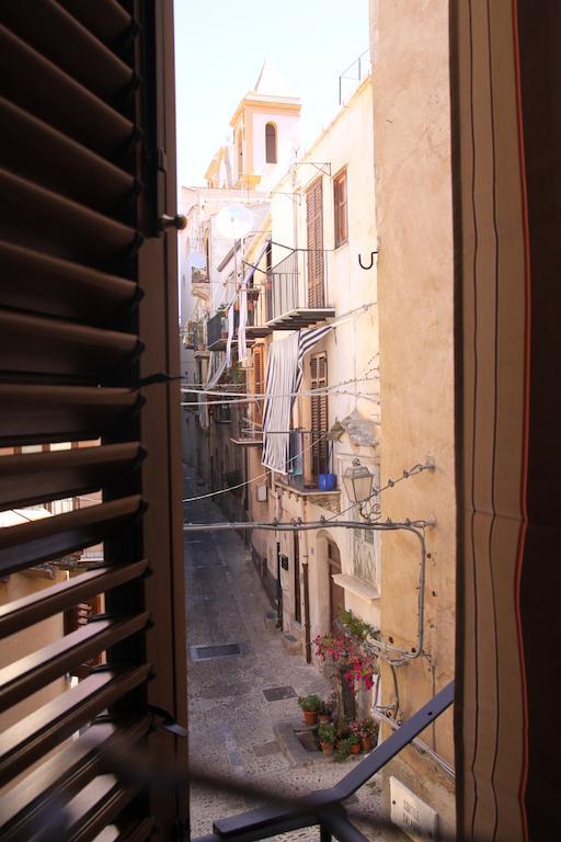Apartament La Finestra Sotto La Rocca Cefalù Pokój zdjęcie