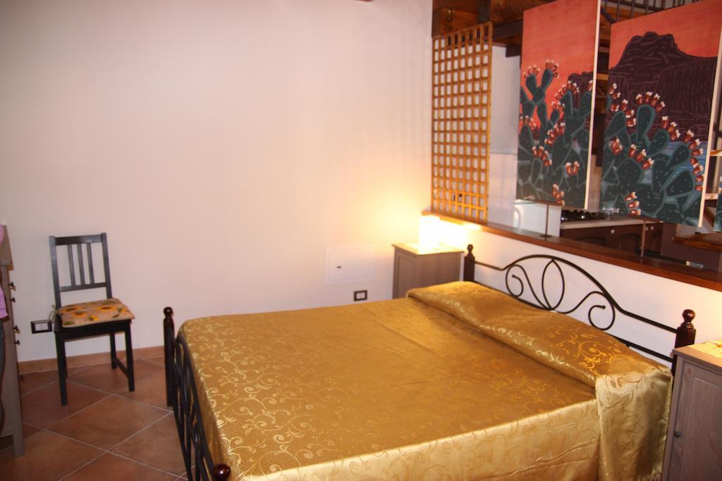 Apartament La Finestra Sotto La Rocca Cefalù Pokój zdjęcie